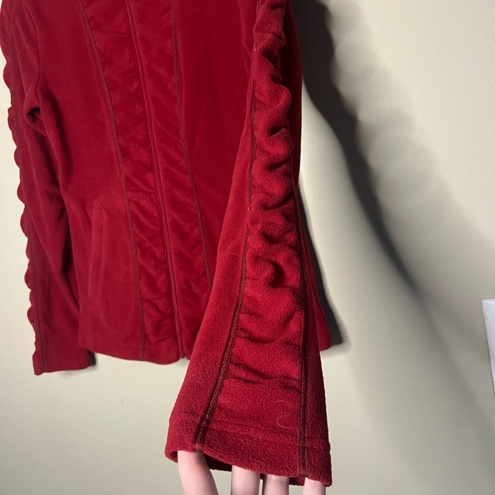 Ariat Red Ruched Sleeve Fleece Jacket - Picture 3 of 9